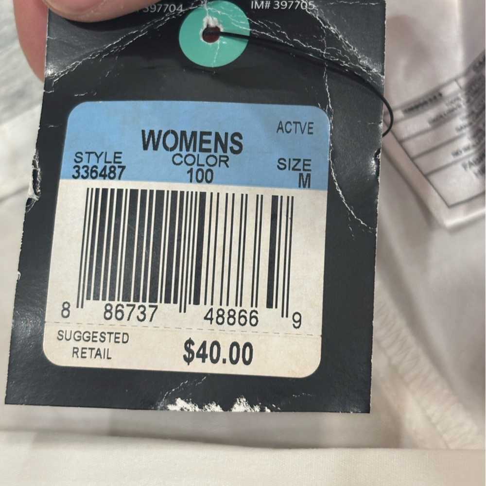Nike Sportswear Women's White Bermuda Shorts - NWT - Picture 6 of 10